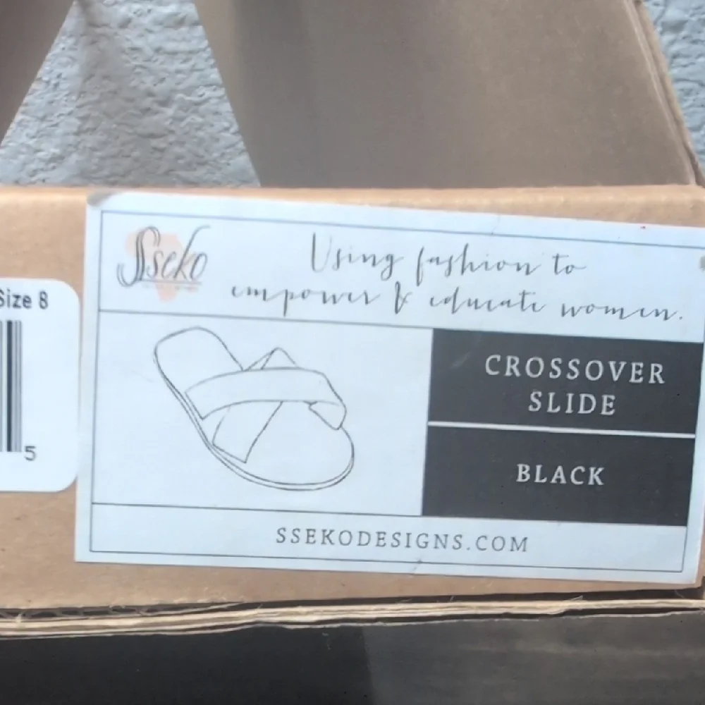 Sseko Designs Black Crossover Leather Slide Sandals Size 8 New In Box - Picture 8 of 10